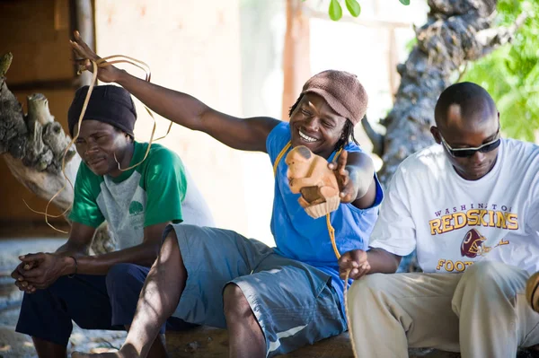 Mombasa Kenia. enero 26, 2012 Los africanos están alegres — Foto de Stock