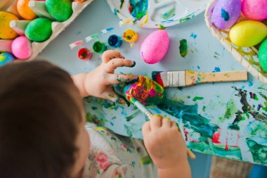 Bebek resim Paskalya yumurtaları