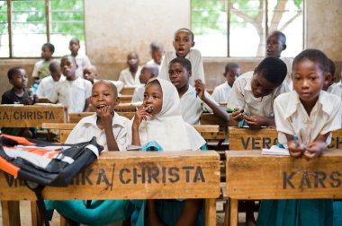 Kenya. Mombasa. 25 Ocak 2012 Afrikalı öğrenciler. Okul.