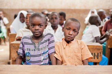 Kenya. Mombasa. 25 Ocak 2012 Afrikalı öğrenciler. Okul.