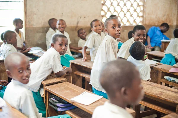 Kenya. Mombasa. 25 gennaio 2012 Studenti africani. Scuola . — Foto Stock