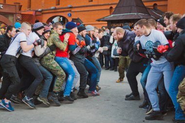 Rusya. Moskova. Kızıl meydan. 26 Şubat 2017. holiganlar ve fanlar toplu mücadele