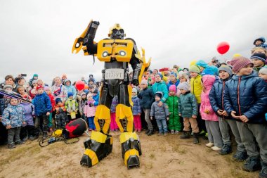 Rusya. Moskova bölgesi. Balashikha - 18 Eylül 2016. Transformers gösteri çocuklar için
