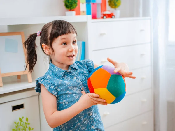 Children Little Girl Play Children Game Room Throwing Ball Concept — Stock Photo, Image