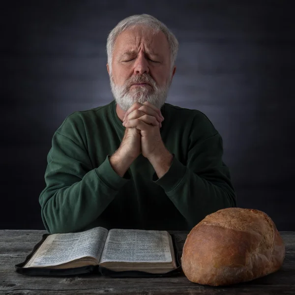 Thanksgiving prayer for spiritual and daily bread — Stock Photo, Image