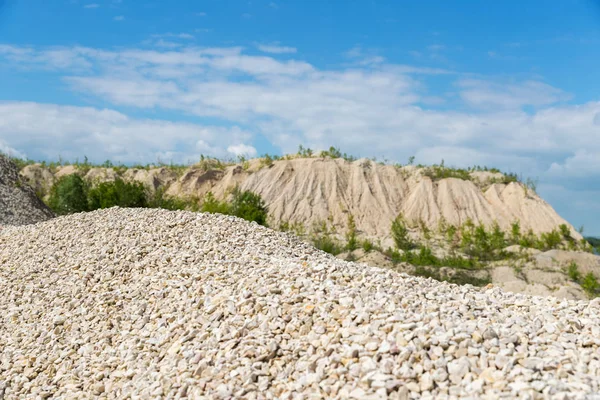 Pilha de pedra de macadame na pedreira — Fotografia de Stock