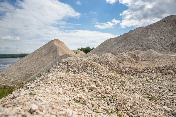 Pilha de pedra de macadame na pedreira — Fotografia de Stock