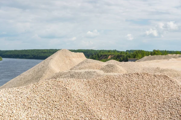 Kieshaufen in einem Steinbruch — Stockfoto