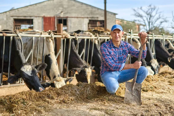 Portrait of a man on livestock ranches. — Stock Photo, Image