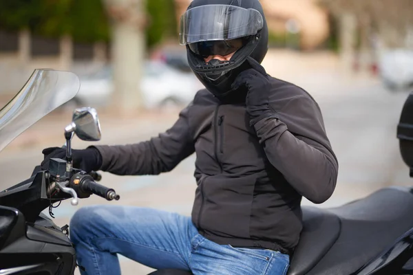 Handsome rider guy racer motorcycle. — Stock Photo, Image