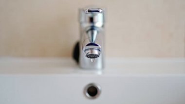 Ön cepheden damlayan atış.