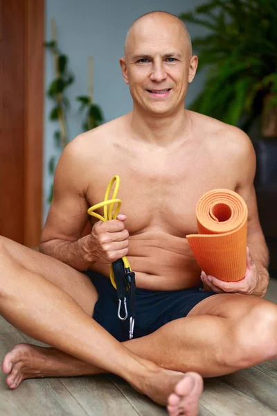 Ćwiczenia dla mężczyzn w domu Szkolenie — Zdjęcie stockowe