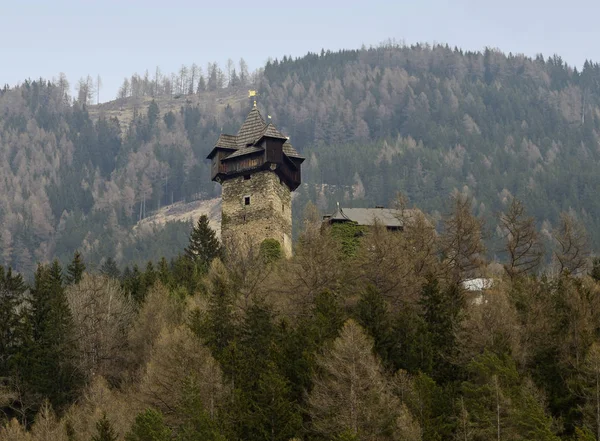 Niederfalkenstein zamek Barbakan — Zdjęcie stockowe