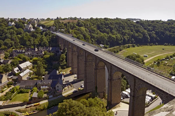 El Viaduc de Lanvallay, Dinan, Francia —  Fotos de Stock