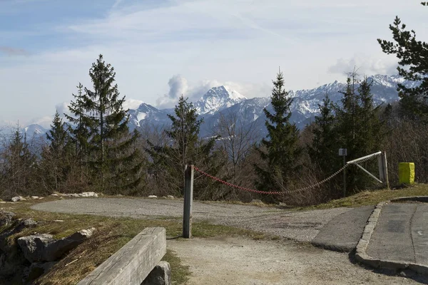 Observation area in Naturpark Dobratsch — стокове фото