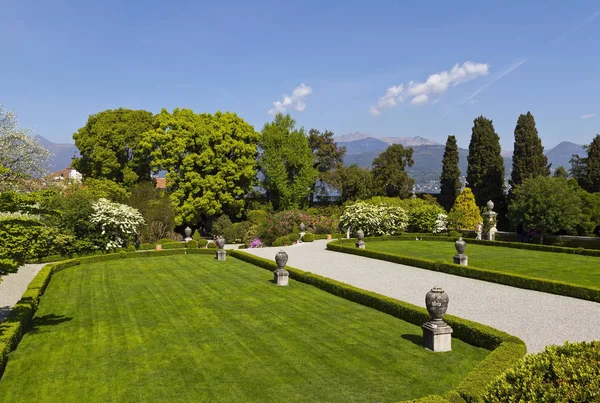 Die terrassenförmigen gärten der isola bella — Stockfoto