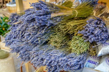 Provence 'deki dükkanda lavanta