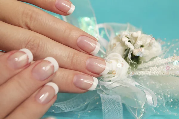 Franse korte bruiloft manicure. — Stockfoto