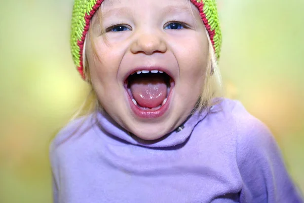 Niñez Niña Buen Humor Riéndose Todo Corazón Boca — Foto de Stock