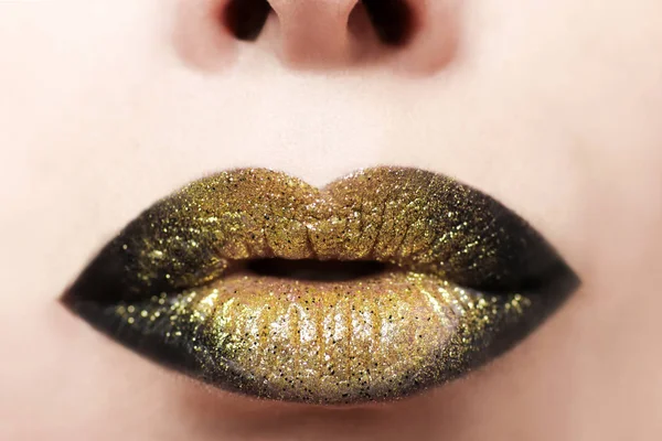 Lip Make Van Gouden Zwarte Lippenstift Close — Stockfoto