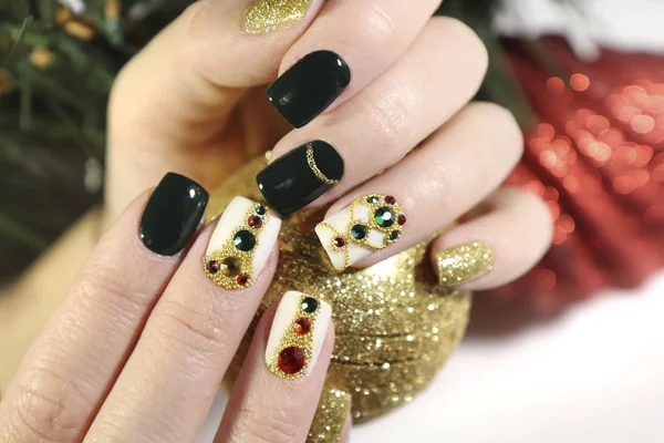 New Year Fashionable Beautiful Festive Manicure Short Square Nails Green — ストック写真