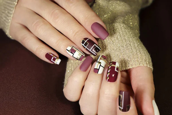 Burgundy White Design Long Nails Golden Lines Fashionable Matte Glossy — Stock Photo, Image
