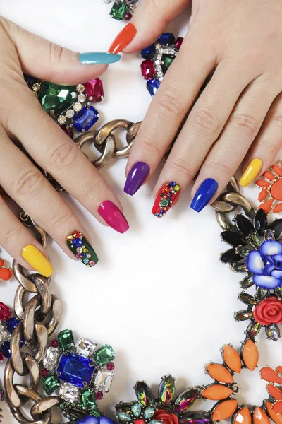 Manicura Saturada Brillante Creativa Las Uñas Largas Con Strhinestones Nail — Foto de Stock