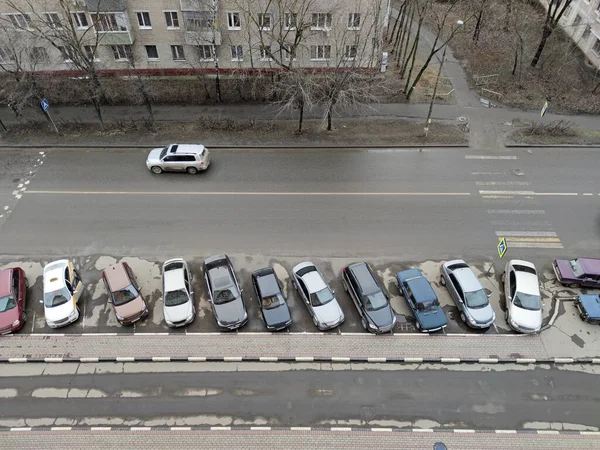 Street Parking Cars Different Models Parked House Road Day — Stock Photo, Image