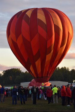 Şafakta 2016 Adirondack sıcak hava balon Festivali açılışında balon