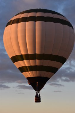 Şafakta 2016 Adirondack sıcak hava balon Festivali açılışında balon