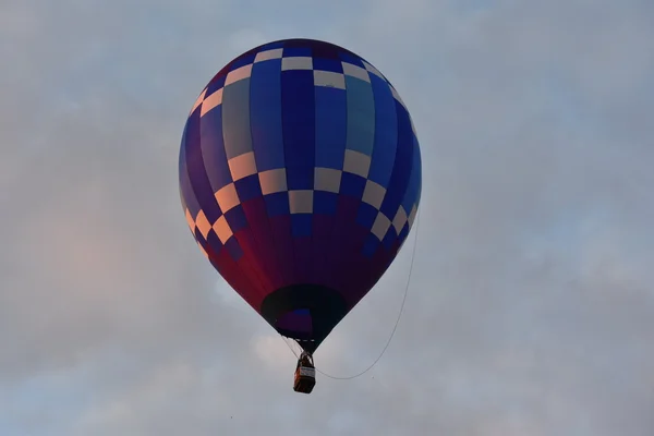 Ballongsläppet i gryningen på festivalen 2016 Adirondack varmluft ballong — Stockfoto