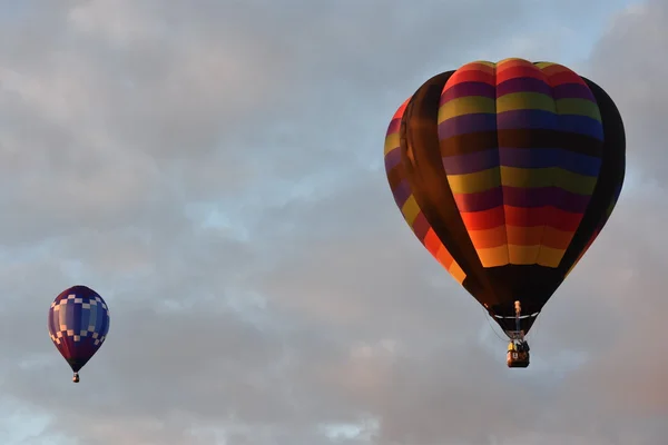 Εκτόξευσης μπαλόνι ξημερώματα στο Φεστιβάλ αερόστατο ζεστού αέρα Adirondack 2016 — Φωτογραφία Αρχείου