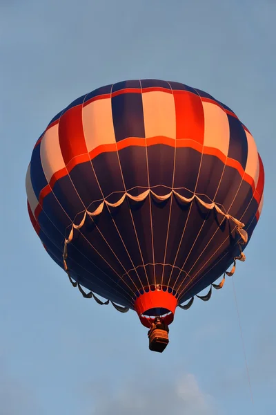 Balónu startu za úsvitu na 2016 Adirondack Hot Air balon Festival — Stock fotografie