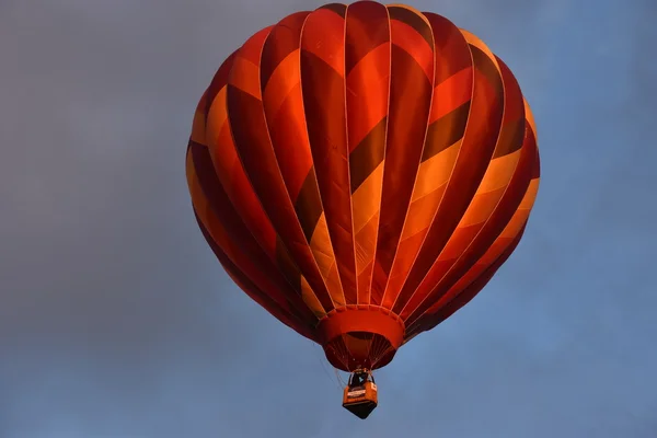 Balonu premiery o świcie w 2016 Adirondack Hot Air Balloon Festival — Zdjęcie stockowe