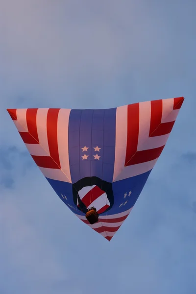 Balloon launch at dawn at the 2016 Adirondack Hot Air Balloon Festival — Stock Photo, Image