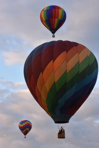 Balonu premiery o świcie w 2016 Adirondack Hot Air Balloon Festival — Zdjęcie stockowe