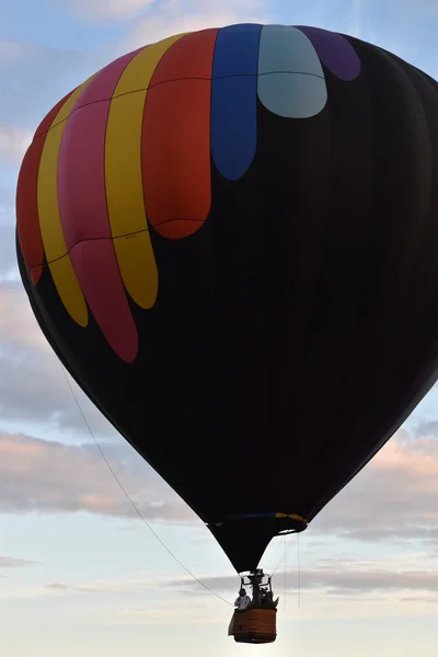 Balonu premiery o świcie w 2016 Adirondack Hot Air Balloon Festival — Zdjęcie stockowe