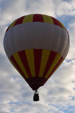 Şafakta 2016 Adirondack sıcak hava balon Festivali açılışında balon