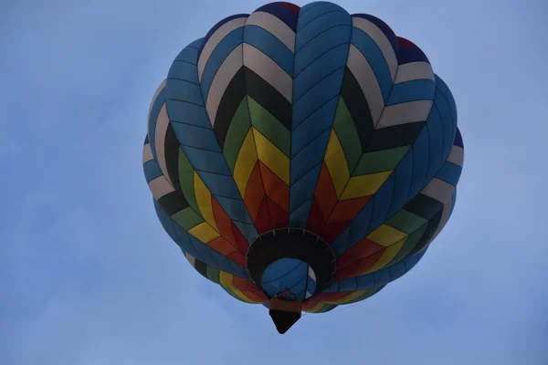 Balloon launch at dawn at the 2016 Adirondack Hot Air Balloon Festival — Stock Photo, Image