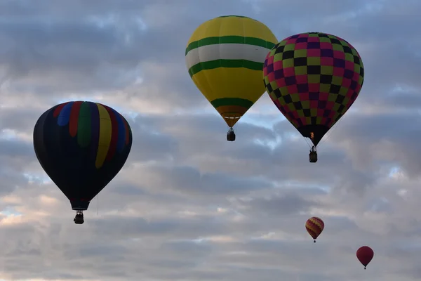 Balónu startu za úsvitu na 2016 Adirondack Hot Air balon Festival — Stock fotografie