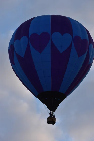 Balonu premiery o świcie w 2016 Adirondack Hot Air Balloon Festival — Zdjęcie stockowe