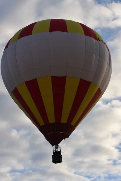 Lançamento do balão ao amanhecer no Festival de Balão de Ar Quente Adirondack 2016 — Fotografia de Stock