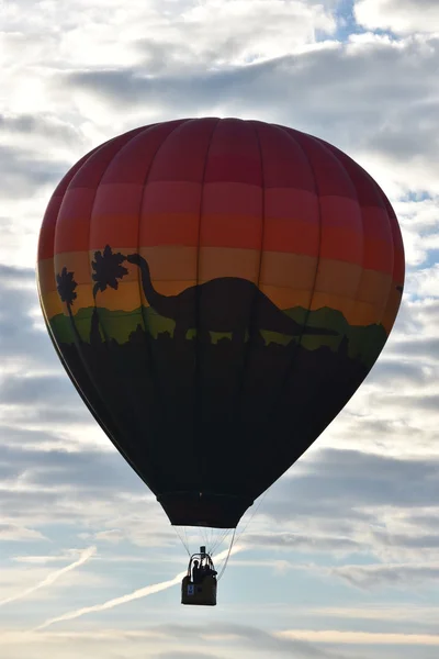 Lançamento do balão ao amanhecer no Festival de Balão de Ar Quente Adirondack 2016 — Fotografia de Stock