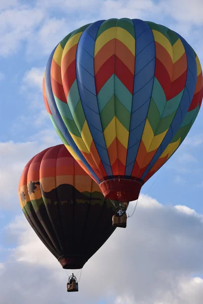 Запуск воздушного шара на рассвете на фестивале воздушных шаров Адирондак 2016 — стоковое фото