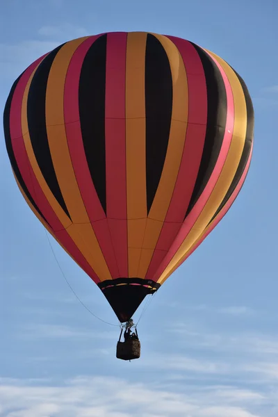 Lancio della mongolfiera all'alba all'Adirondack Hot Air Balloon Festival 2016 — Foto Stock