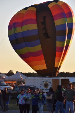 Şafakta 2016 Adirondack sıcak hava balon Festivali açılışında balon