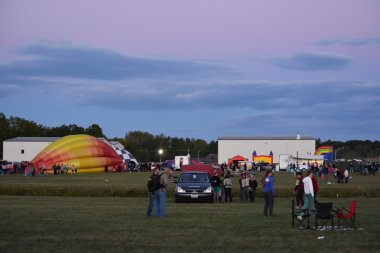 Şafakta 2016 Adirondack sıcak hava balon Festivali açılışında balon