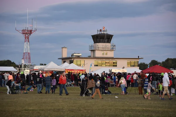 Balónu startu za úsvitu na 2016 Adirondack Hot Air balon Festival — Stock fotografie