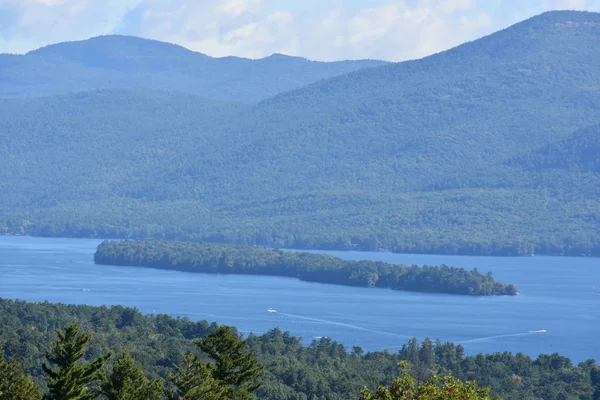 Lake George, z góry perspektywa, w Nowym Jorku — Zdjęcie stockowe