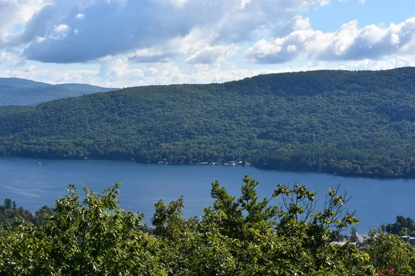 Lake George, z vyhlídky na hory, v New Yorku — Stock fotografie